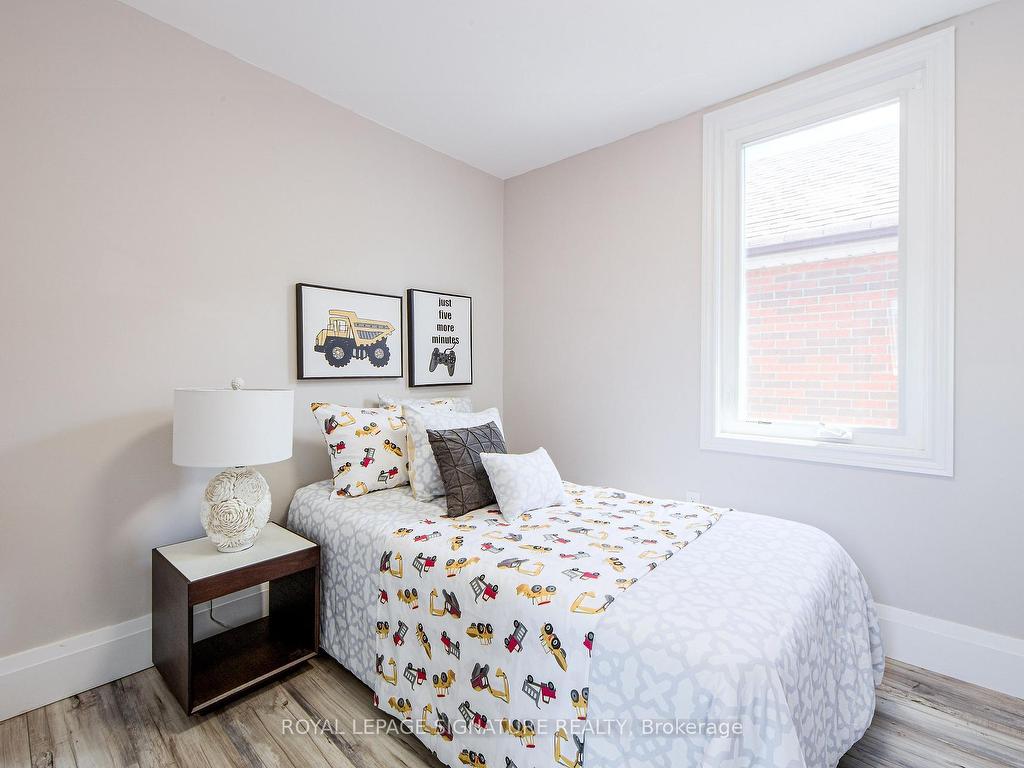 









19


Schell

Avenue,
Toronto,




ON
M6E 2S7

