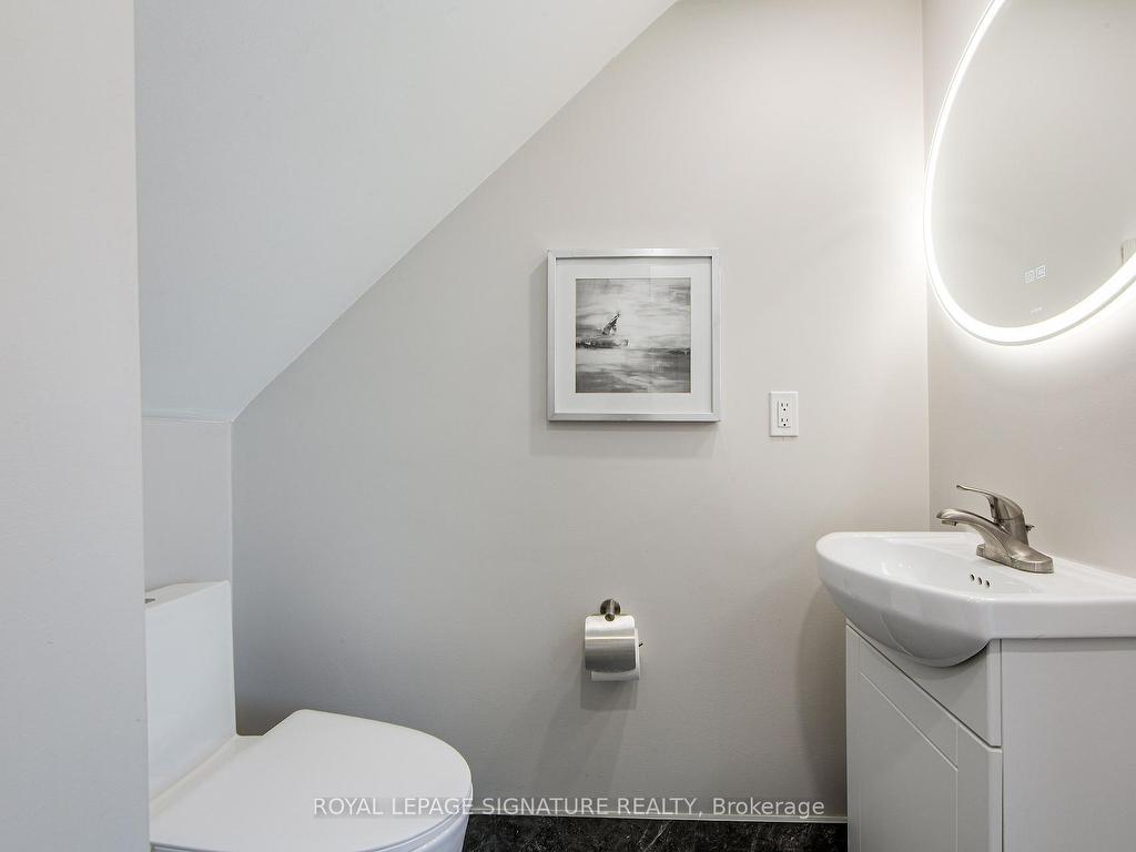 









19


Schell

Avenue,
Toronto,




ON
M6E 2S7

