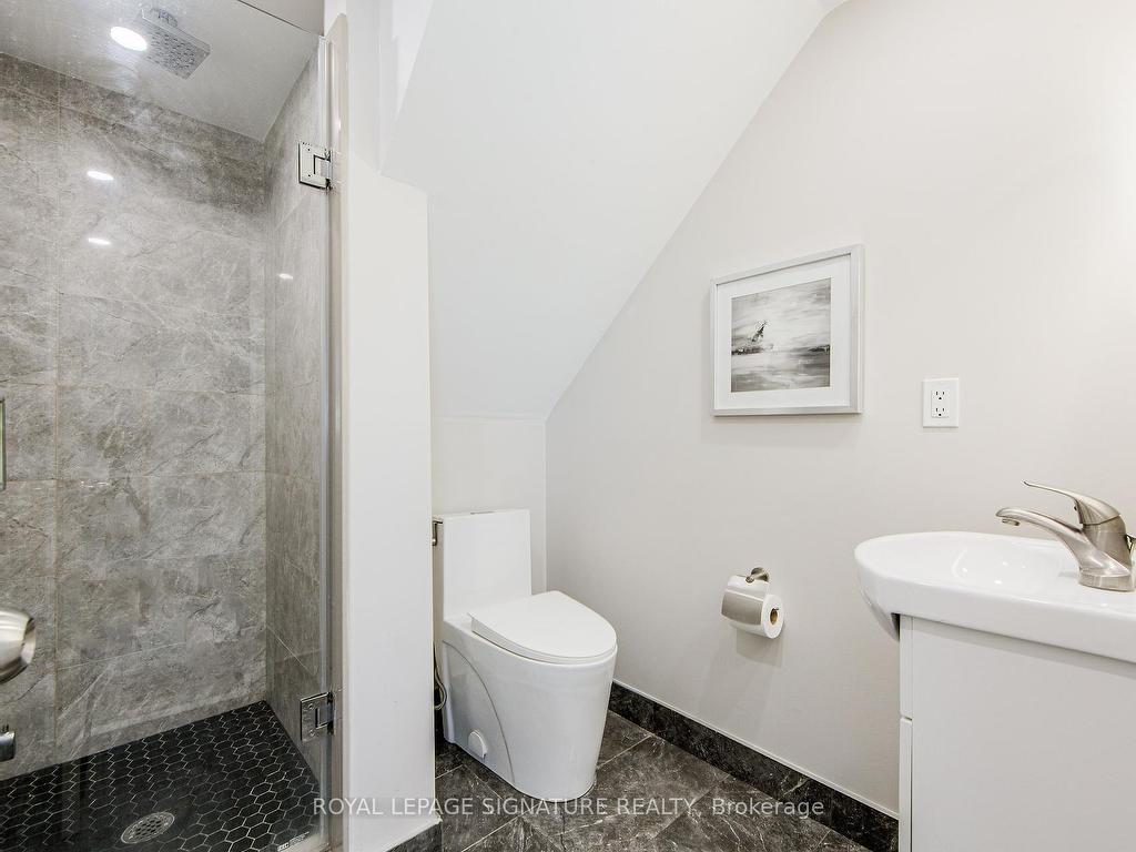 









19


Schell

Avenue,
Toronto,




ON
M6E 2S7

