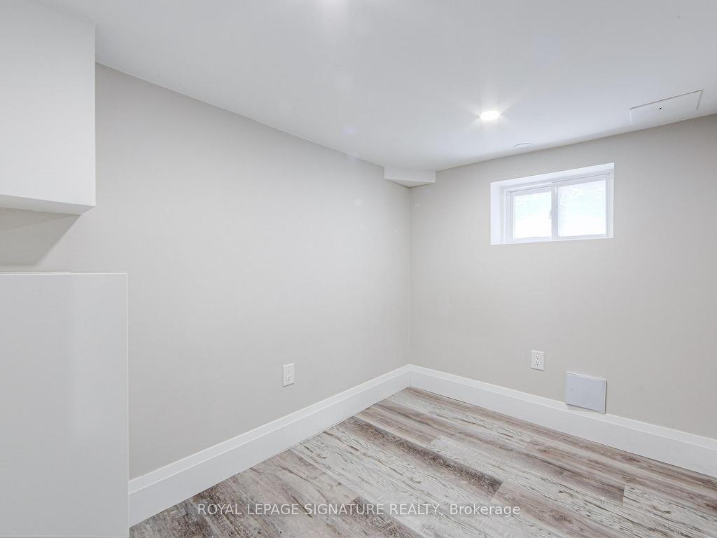 









19


Schell

Avenue,
Toronto,




ON
M6E 2S7

