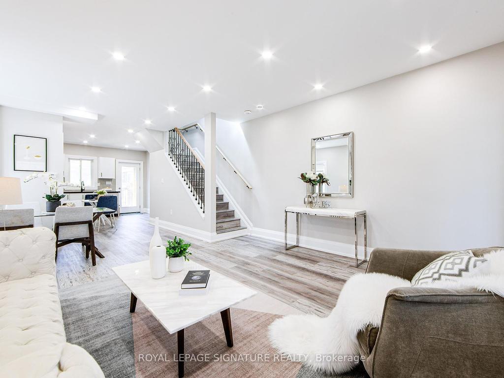 









19


Schell

Avenue,
Toronto,




ON
M6E 2S7

