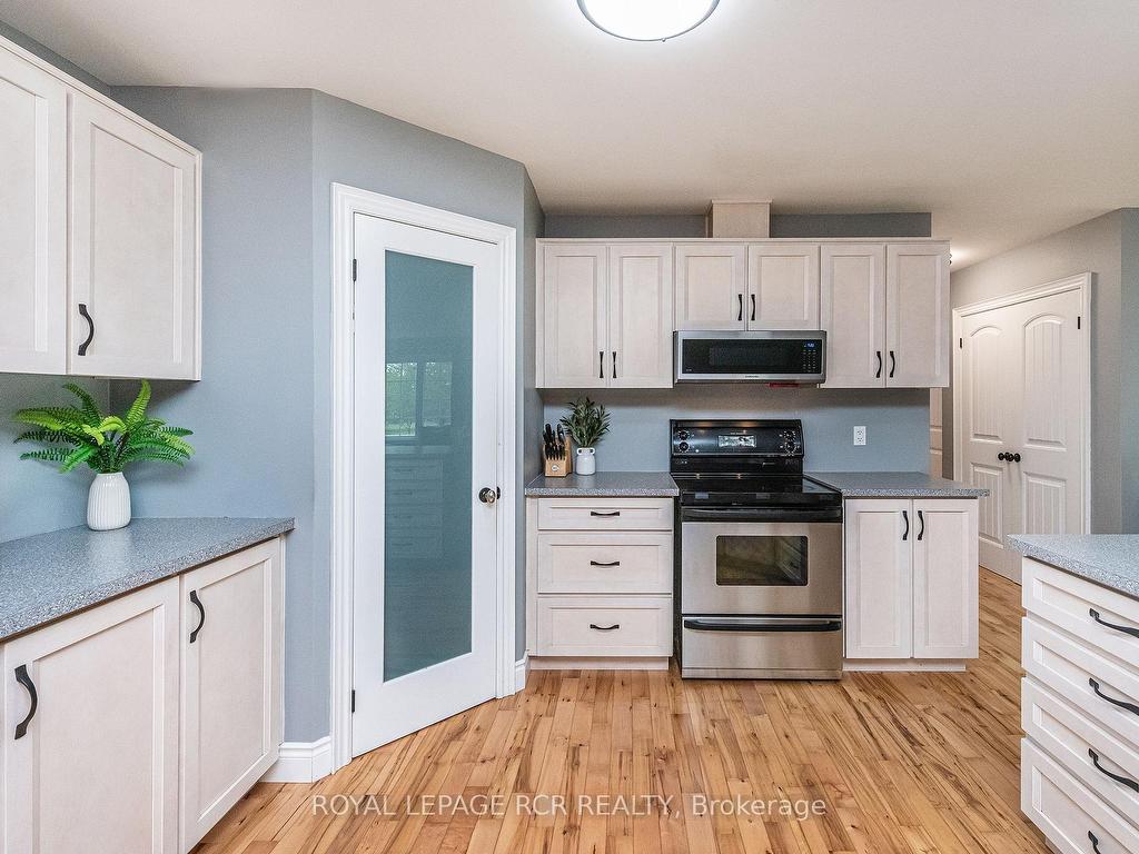 









402187


County Road 15

N/A,
East Luther Grand Valley,




ON
L9W 3B5


