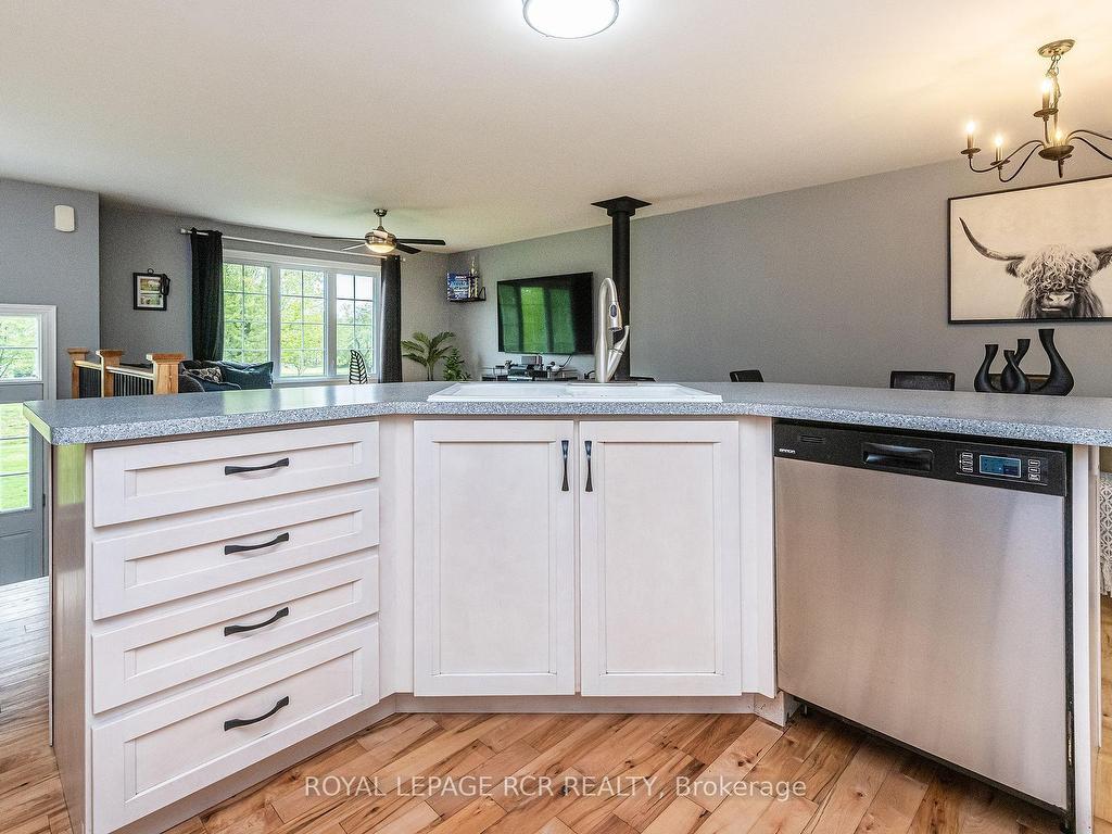 









402187


County Road 15

N/A,
East Luther Grand Valley,




ON
L9W 3B5

