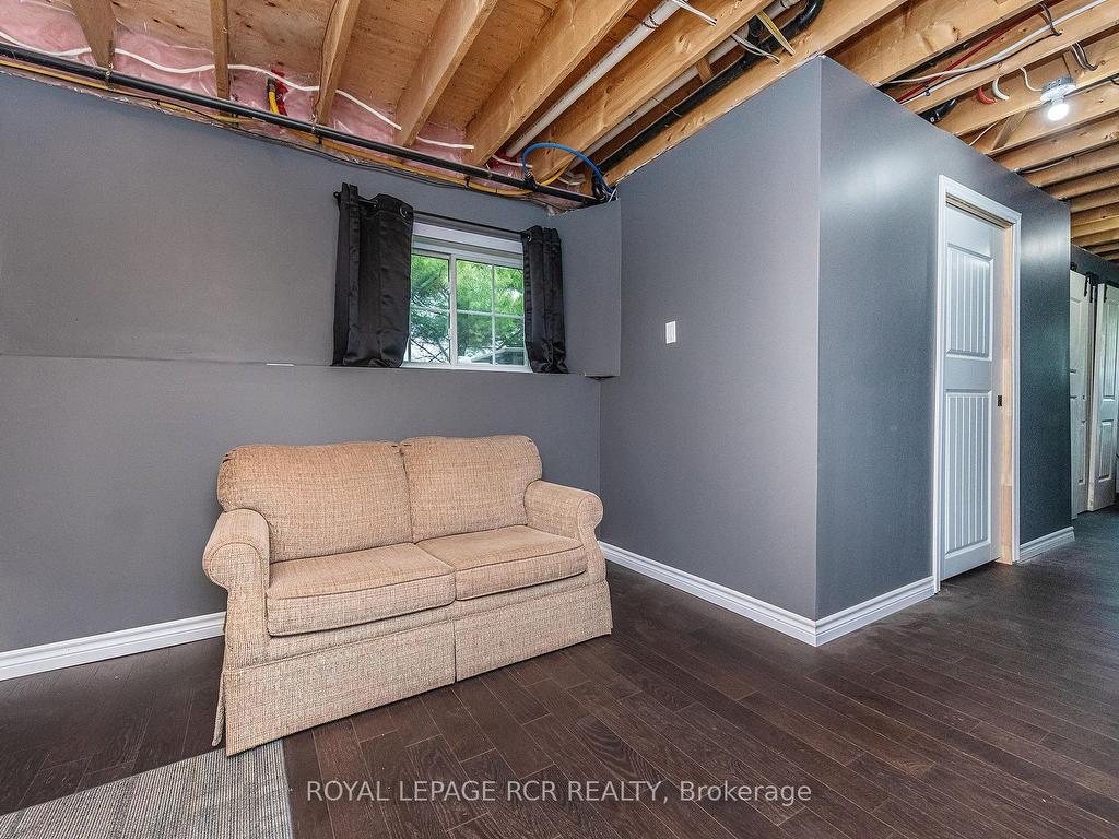 









402187


County Road 15

N/A,
East Luther Grand Valley,




ON
L9W 3B5

