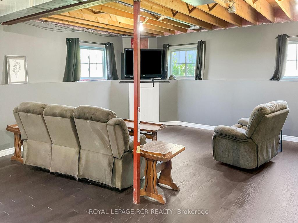 









402187


County Road 15

N/A,
East Luther Grand Valley,




ON
L9W 3B5

