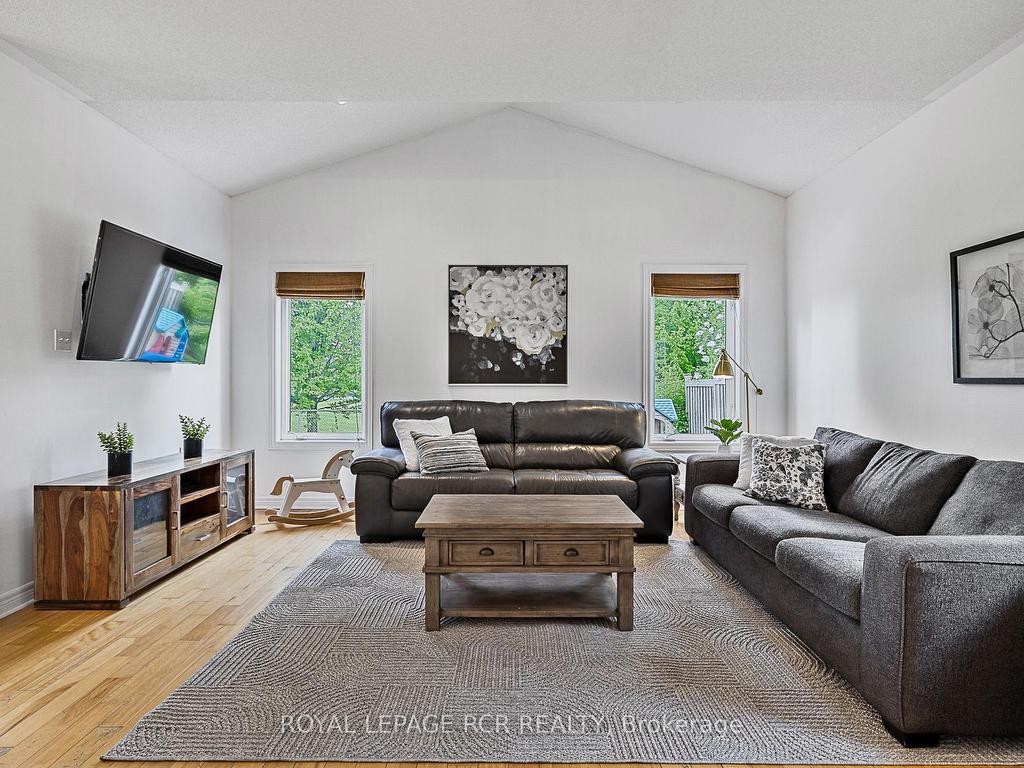









4


Caseton

Crescent,
Uxbridge,




ON
L9P 1Z8

