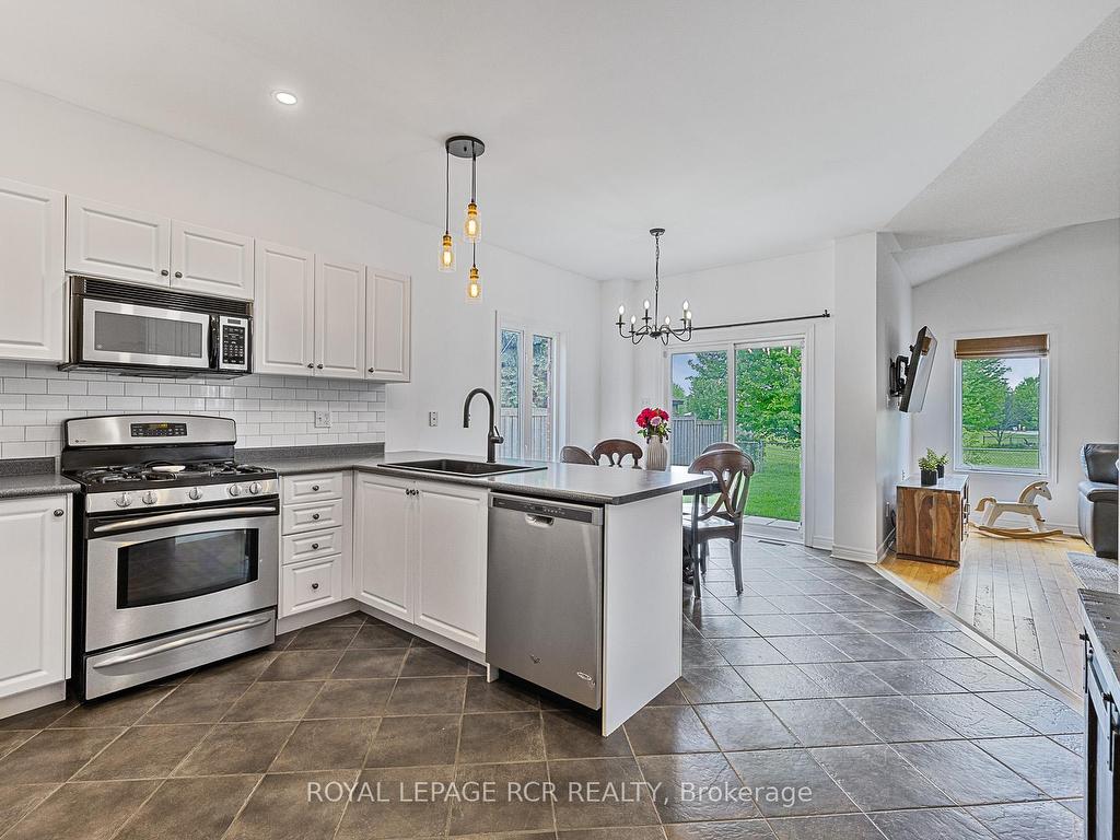 









4


Caseton

Crescent,
Uxbridge,




ON
L9P 1Z8

