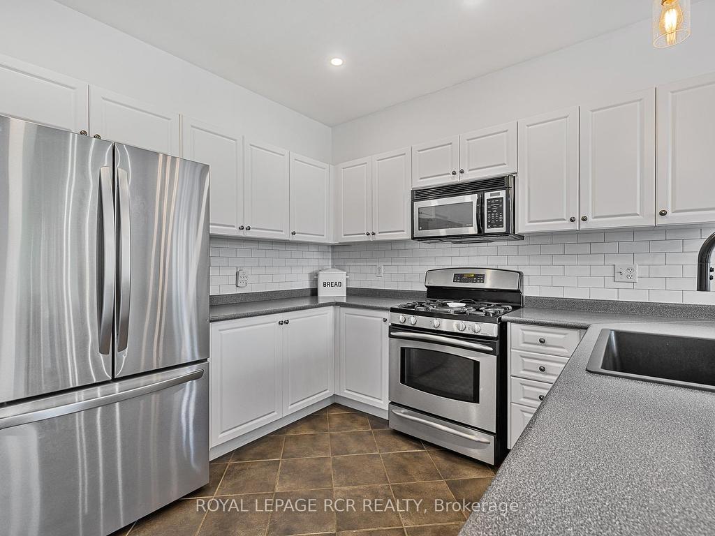 









4


Caseton

Crescent,
Uxbridge,




ON
L9P 1Z8

