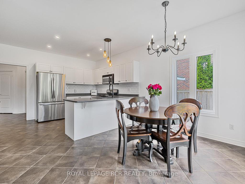 









4


Caseton

Crescent,
Uxbridge,




ON
L9P 1Z8

