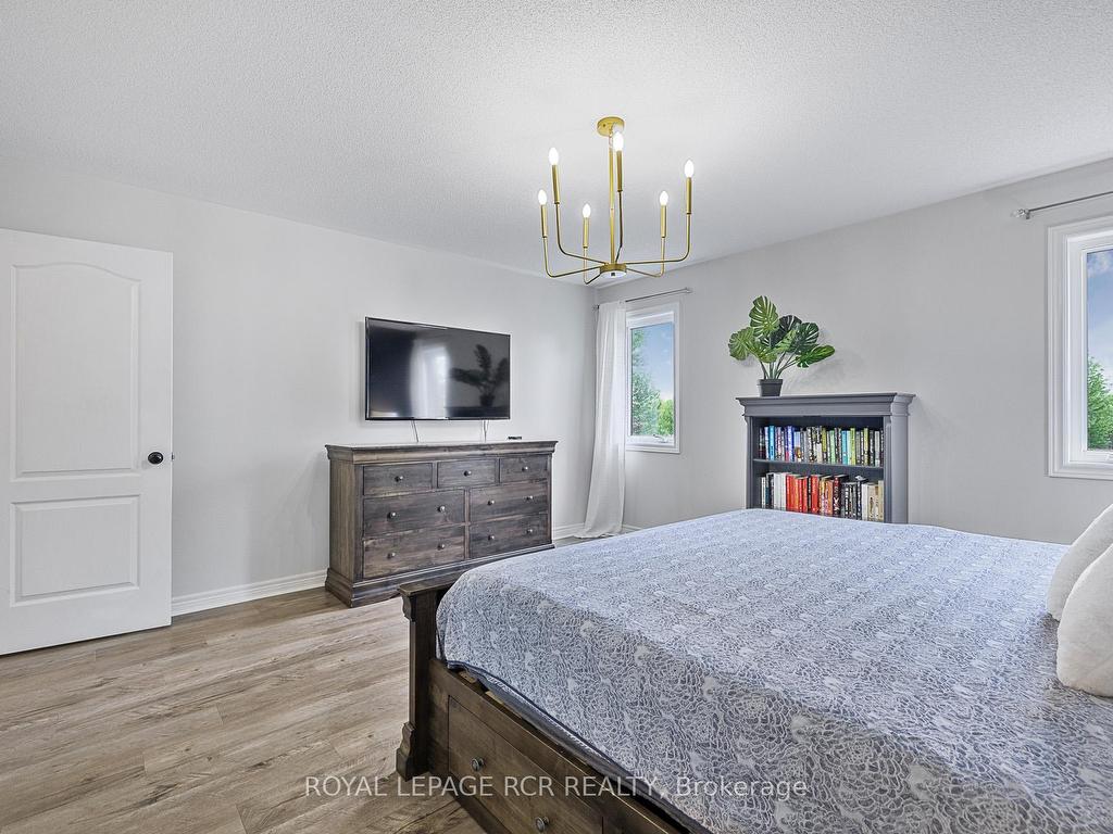 









4


Caseton

Crescent,
Uxbridge,




ON
L9P 1Z8

