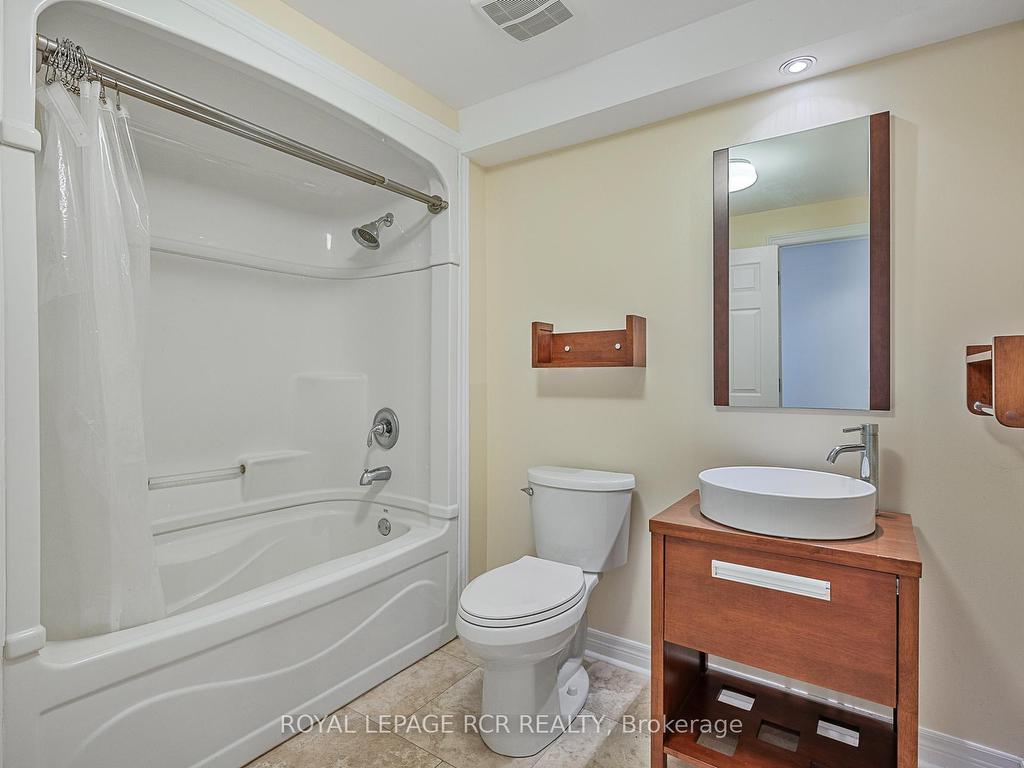 









4


Caseton

Crescent,
Uxbridge,




ON
L9P 1Z8

