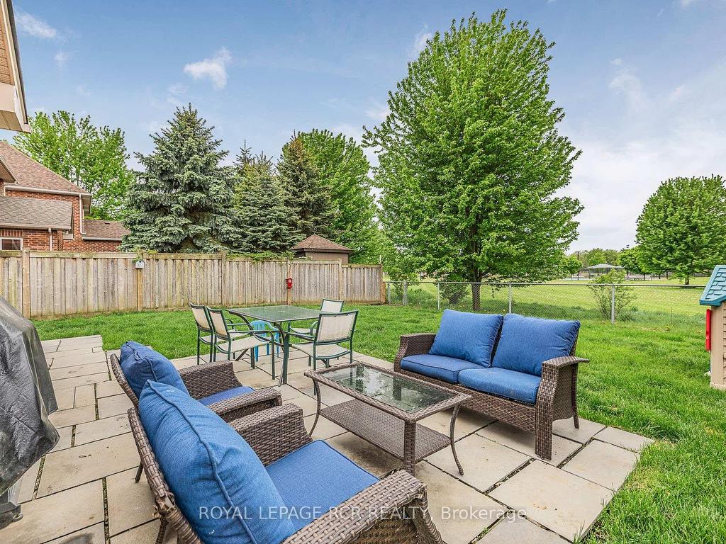 









4


Caseton

Crescent,
Uxbridge,




ON
L9P 1Z8


