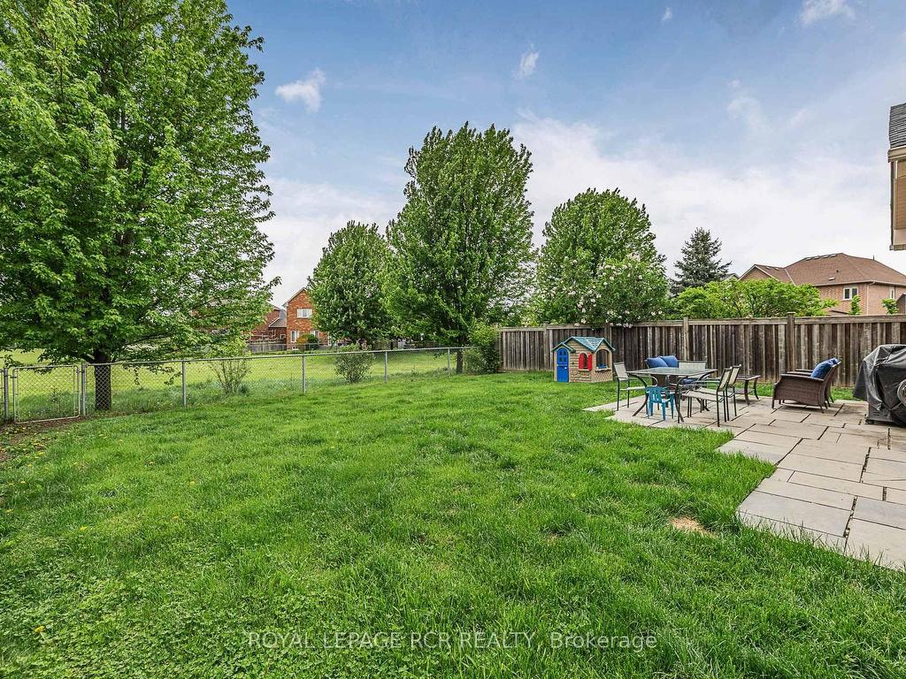 









4


Caseton

Crescent,
Uxbridge,




ON
L9P 1Z8

