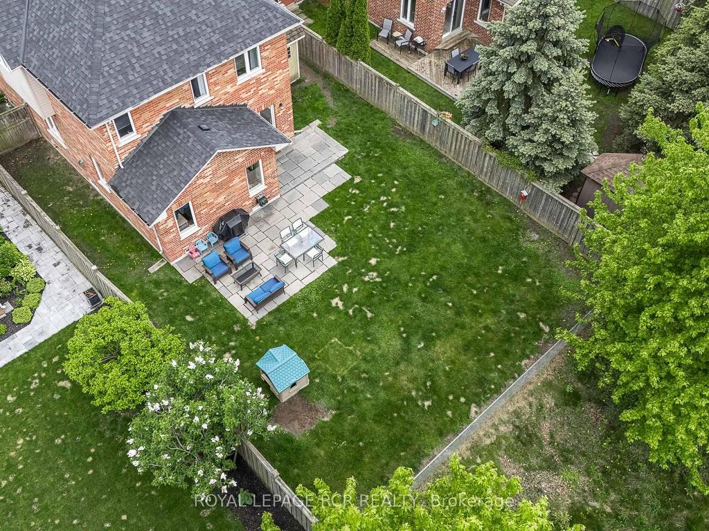 









4


Caseton

Crescent,
Uxbridge,




ON
L9P 1Z8

