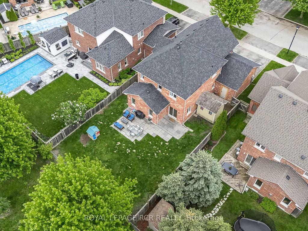 









4


Caseton

Crescent,
Uxbridge,




ON
L9P 1Z8

