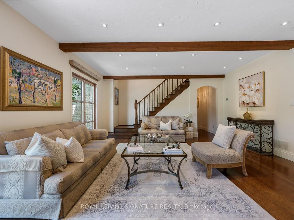 









30


Kingswood

Drive,
King,




ON
L7B 1K8

