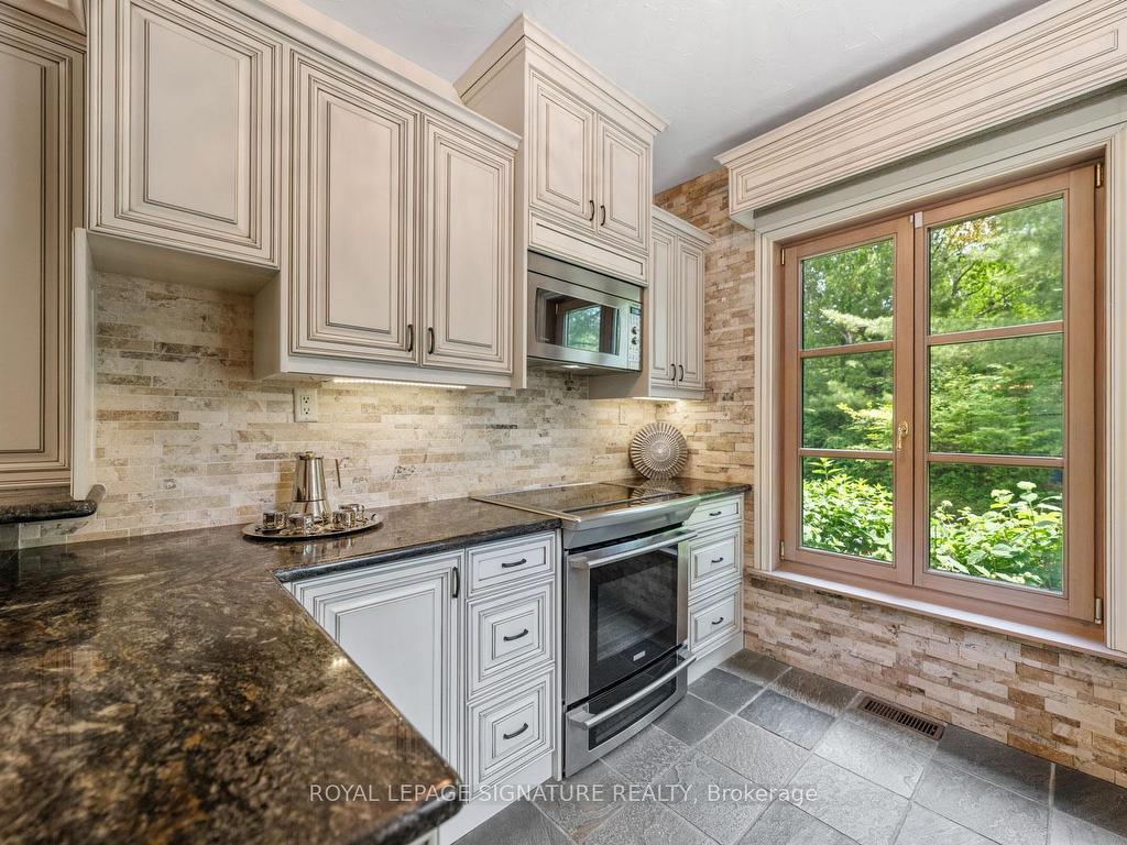 









30


Kingswood

Drive,
King,




ON
L7B 1K8

