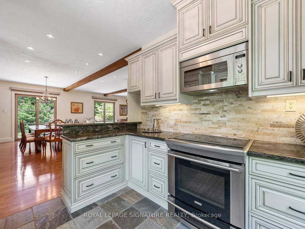 









30


Kingswood

Drive,
King,




ON
L7B 1K8

