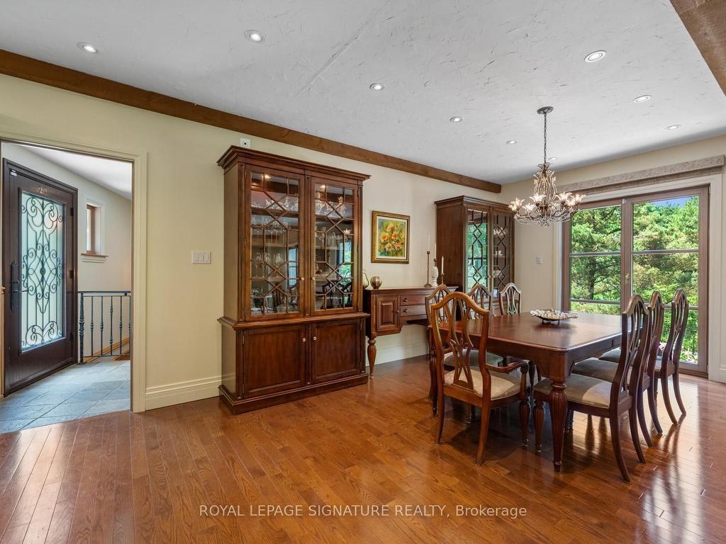









30


Kingswood

Drive,
King,




ON
L7B 1K8

