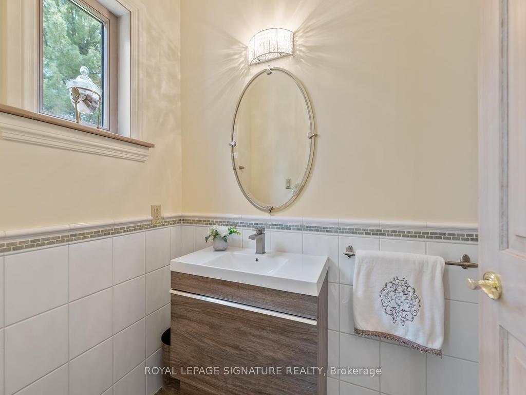 









30


Kingswood

Drive,
King,




ON
L7B 1K8

