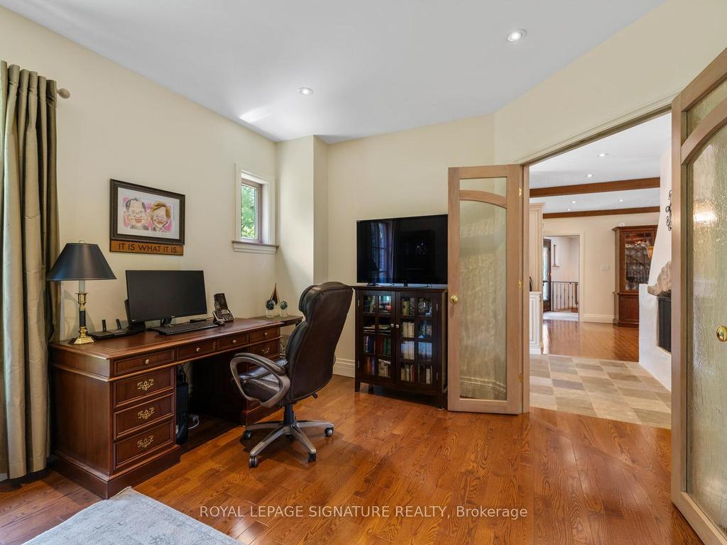 









30


Kingswood

Drive,
King,




ON
L7B 1K8


