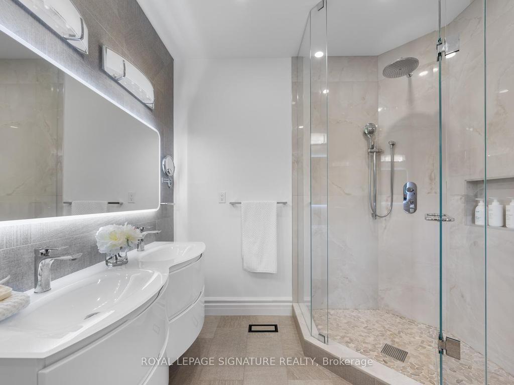 









30


Kingswood

Drive,
King,




ON
L7B 1K8


