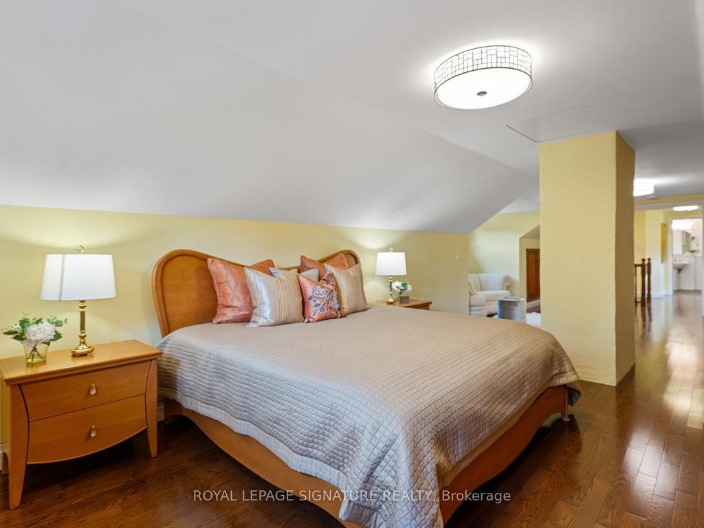 









30


Kingswood

Drive,
King,




ON
L7B 1K8

