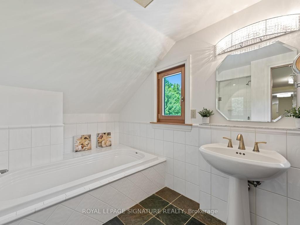 









30


Kingswood

Drive,
King,




ON
L7B 1K8


