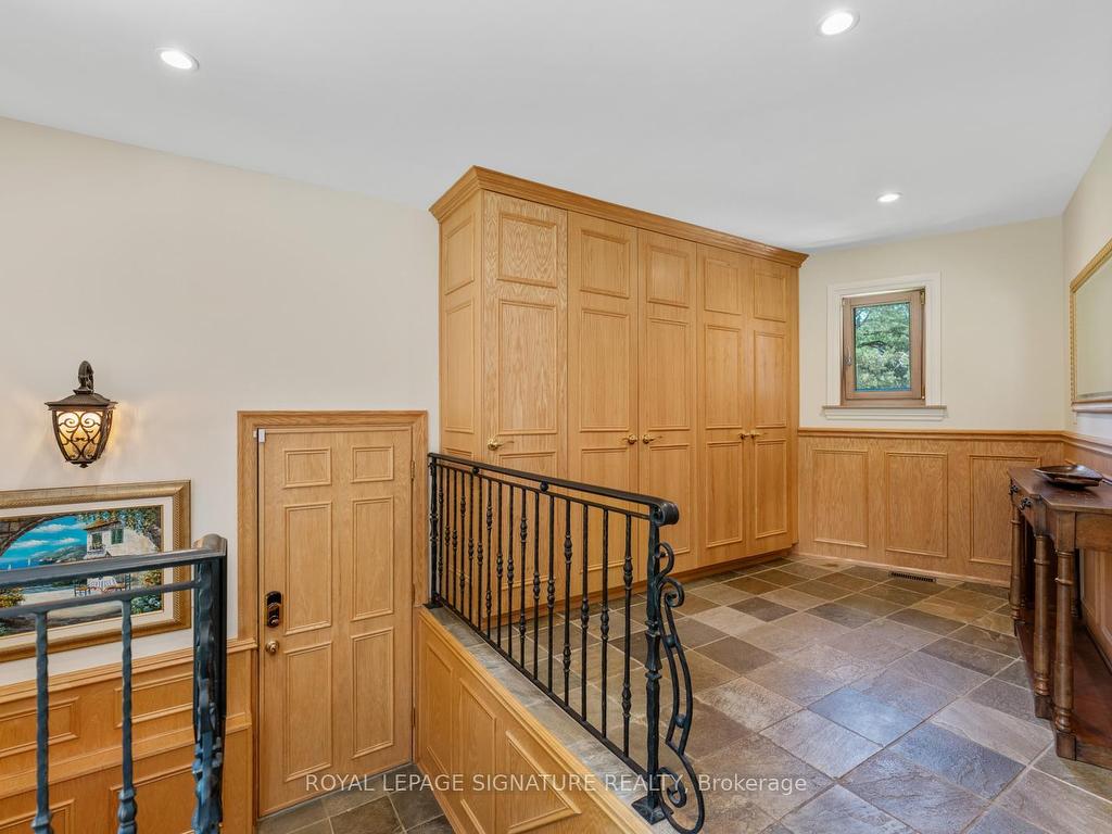 









30


Kingswood

Drive,
King,




ON
L7B 1K8

