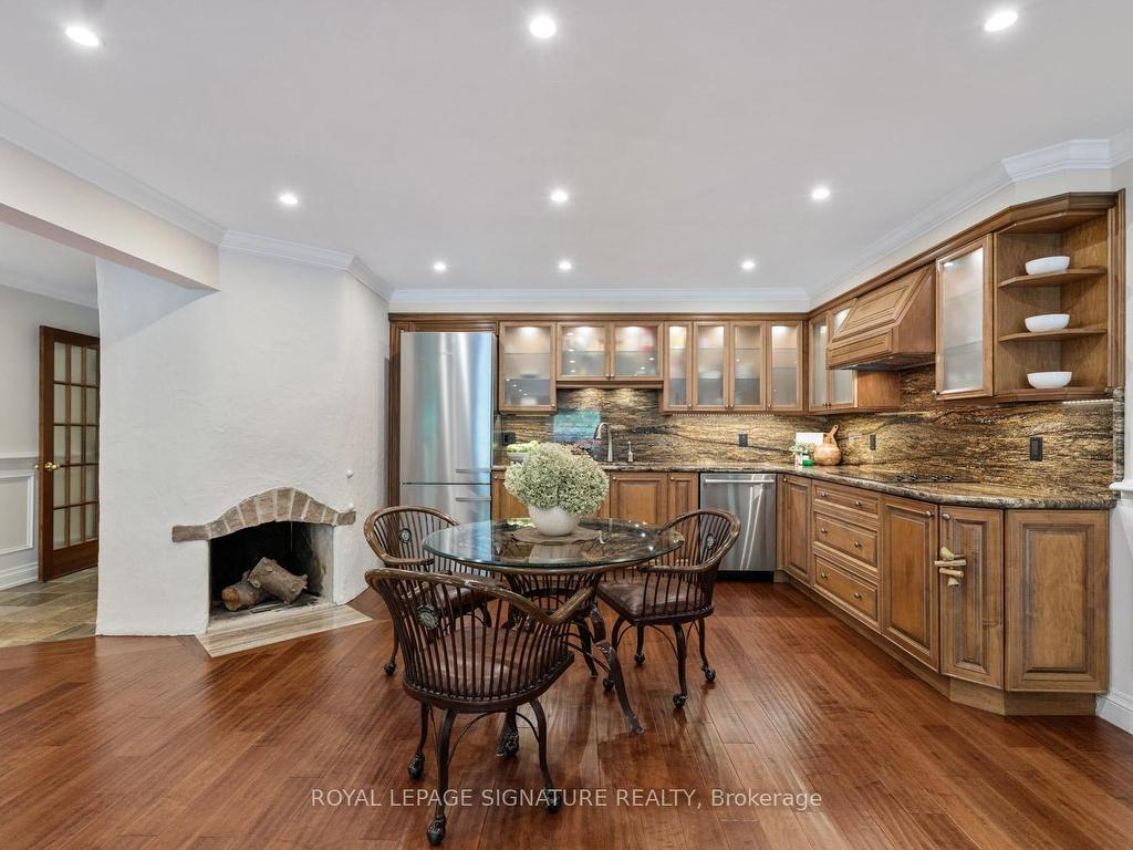 









30


Kingswood

Drive,
King,




ON
L7B 1K8

