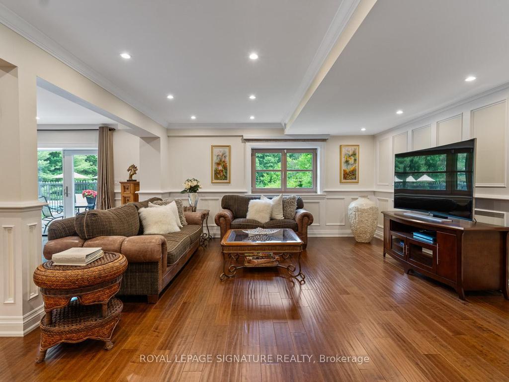 









30


Kingswood

Drive,
King,




ON
L7B 1K8

