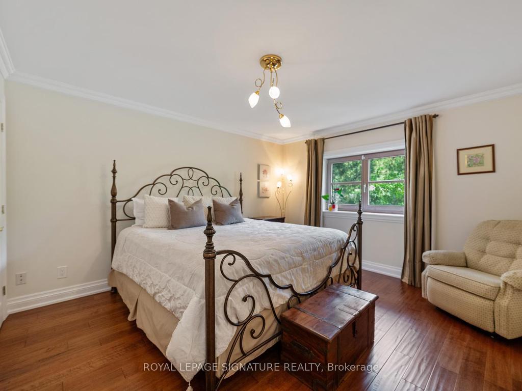 









30


Kingswood

Drive,
King,




ON
L7B 1K8

