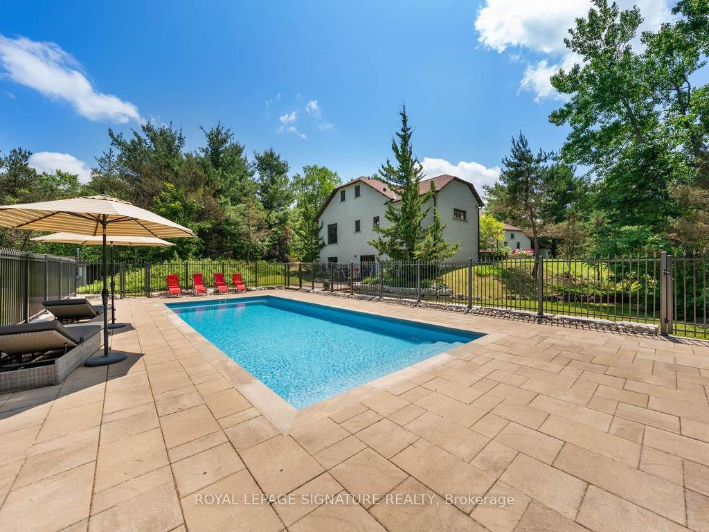









30


Kingswood

Drive,
King,




ON
L7B 1K8

