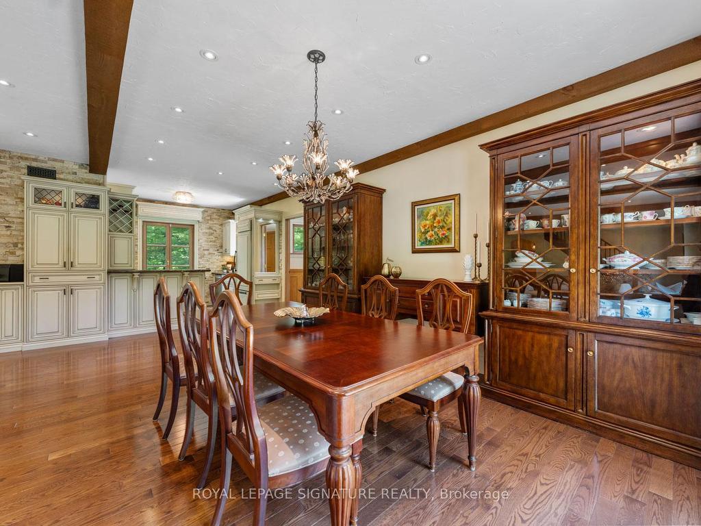 









30


Kingswood

Drive,
King,




ON
L7B 1K8

