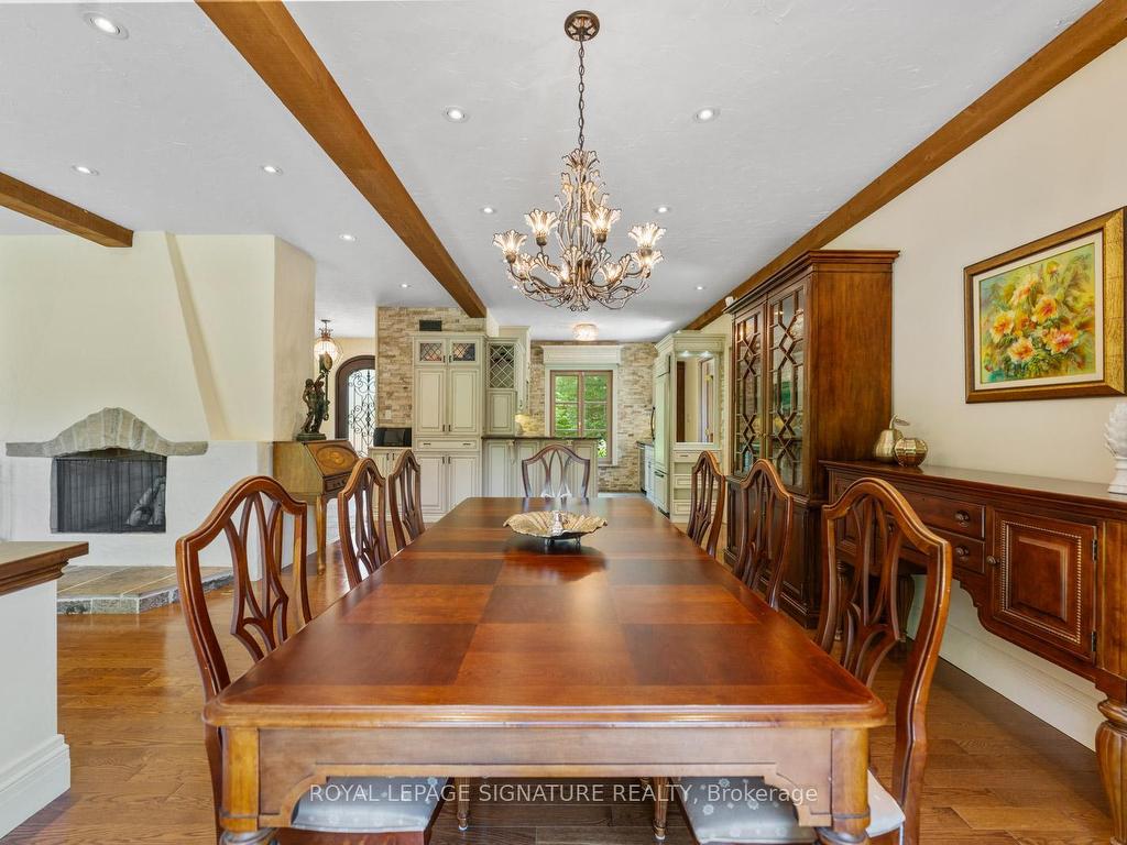 









30


Kingswood

Drive,
King,




ON
L7B 1K8

