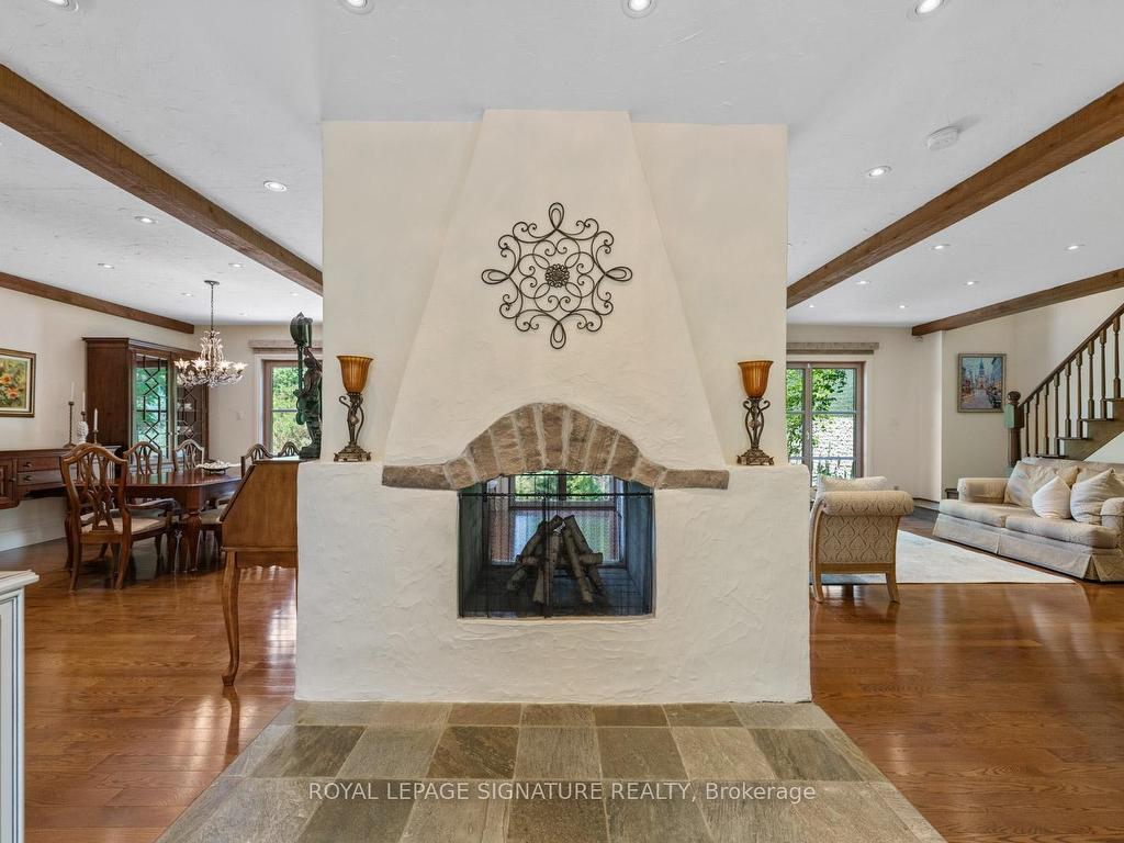 









30


Kingswood

Drive,
King,




ON
L7B 1K8

