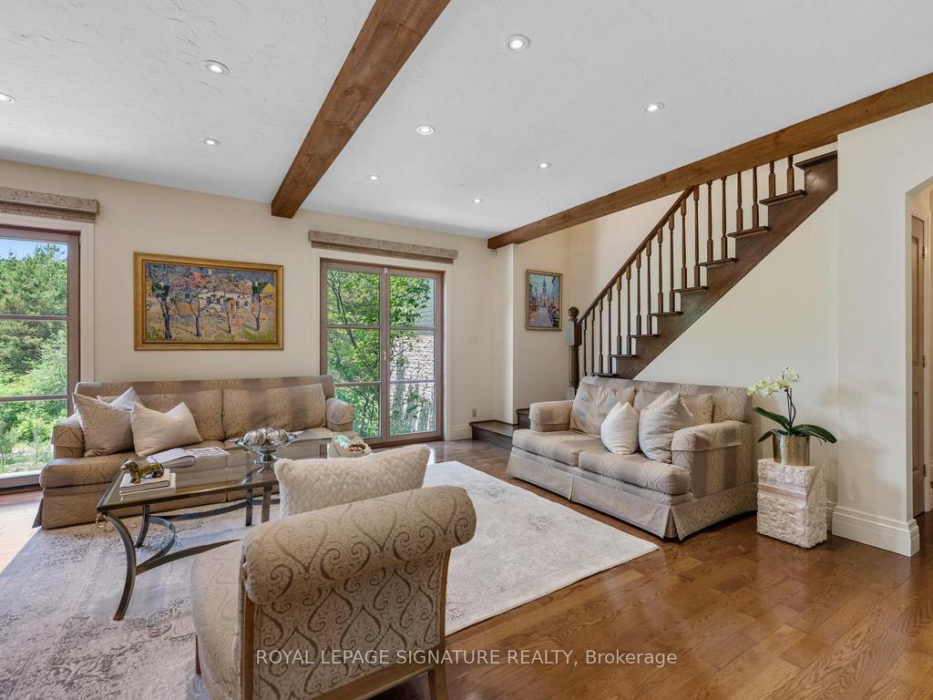 









30


Kingswood

Drive,
King,




ON
L7B 1K8

