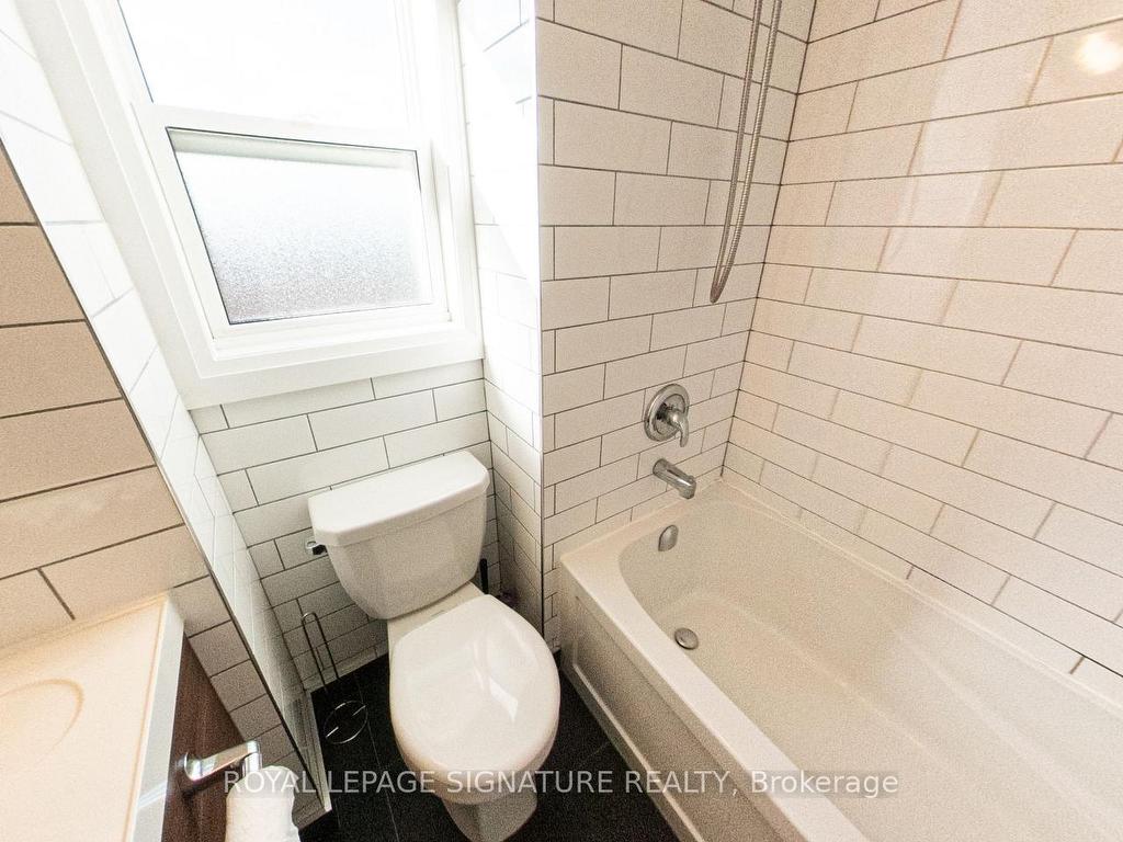 









158


Marion

Street,
Toronto,




ON
M6R 1E8

