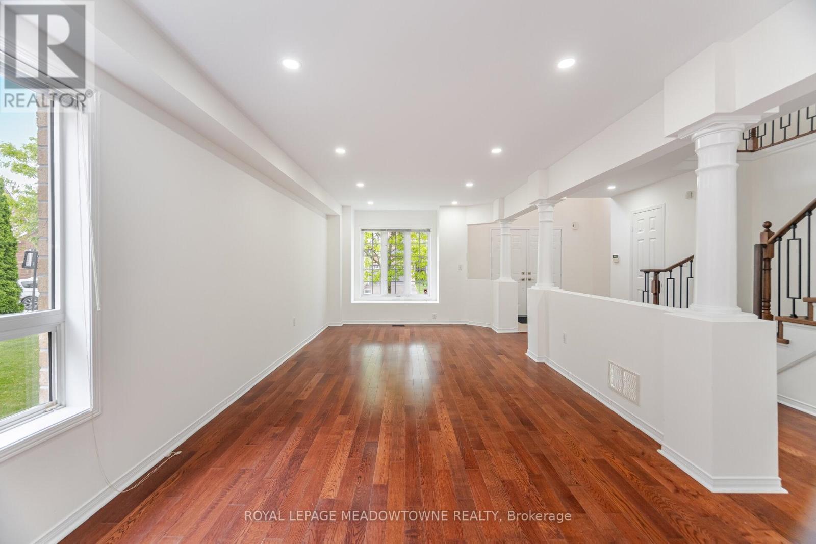












1212 FOX CRESCENT

,
Milton,




Ontario
L9T6C6

