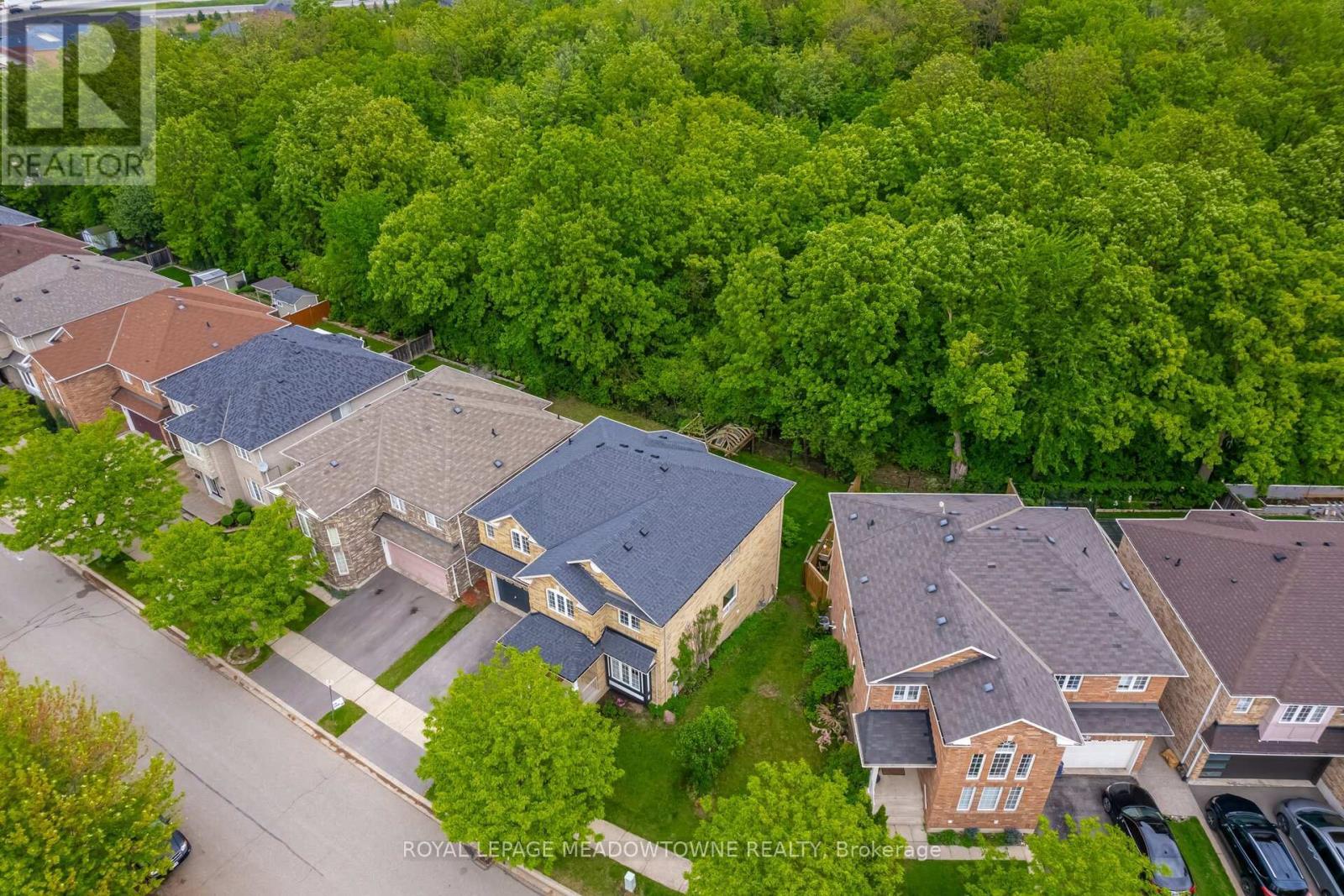 












1212 FOX CRESCENT

,
Milton,




Ontario
L9T6C6

