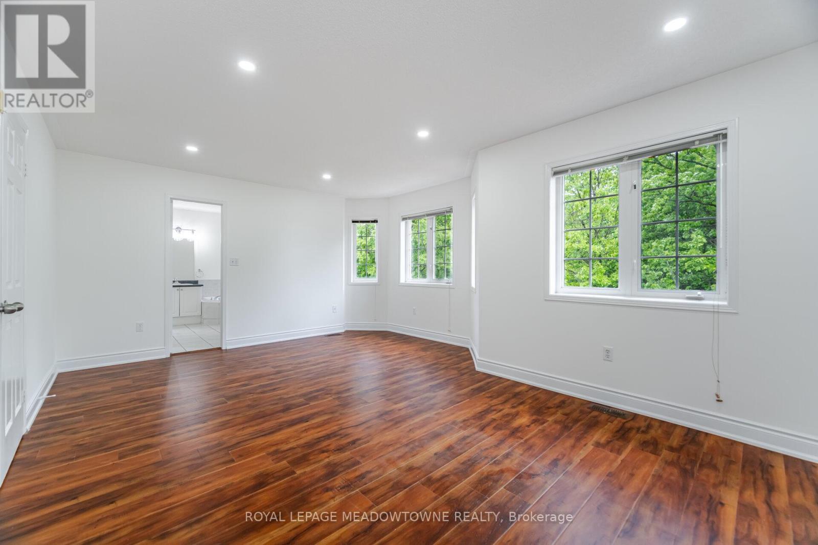 












1212 FOX CRESCENT

,
Milton,




Ontario
L9T6C6

