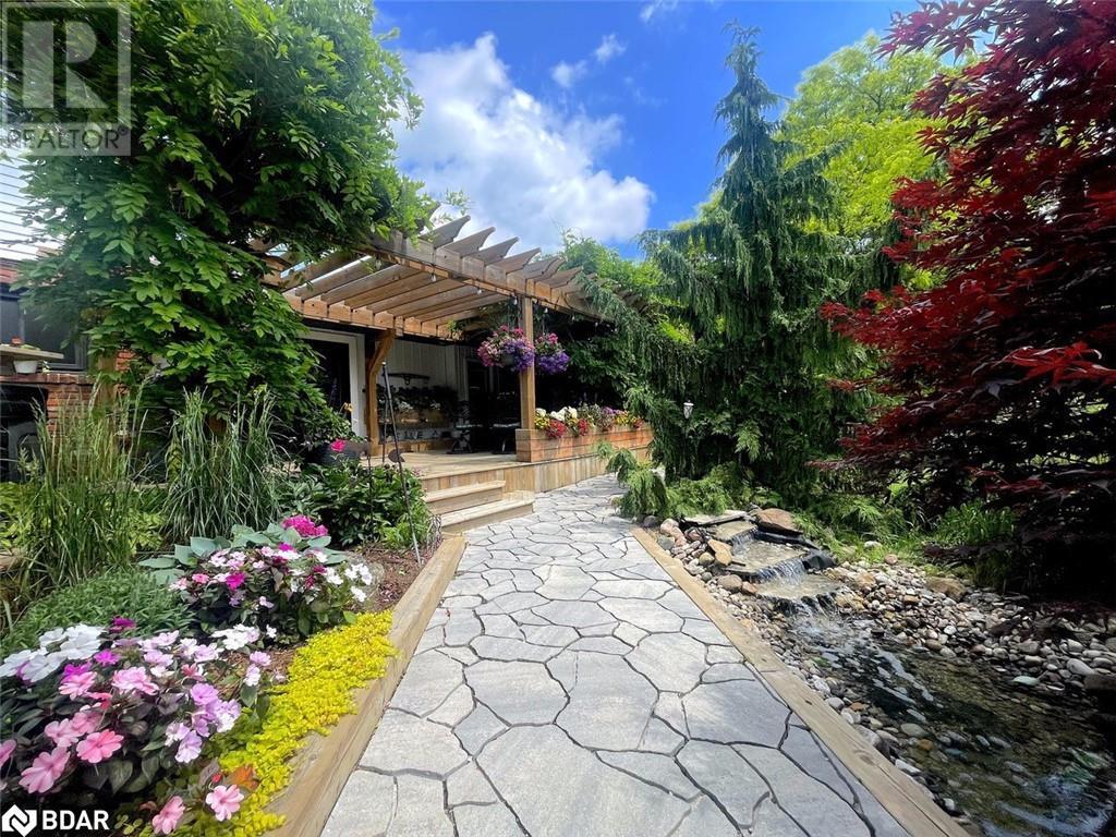 












11636 6TH LINE NASSAGAWEYA Line

,
Milton,




Ontario
L7J2L7

