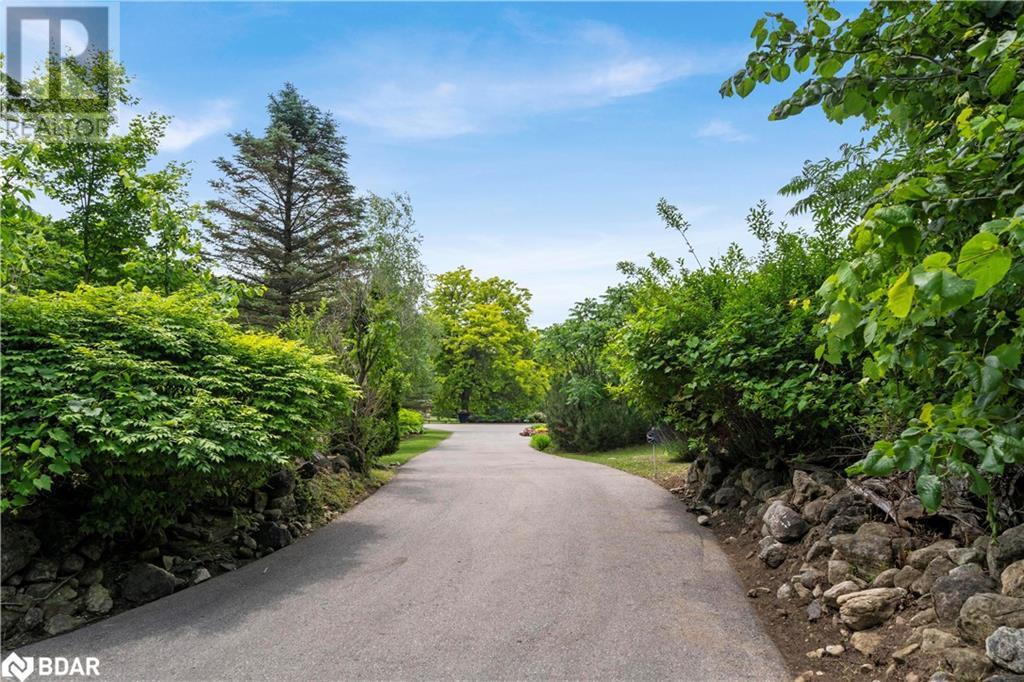 












11636 6TH LINE NASSAGAWEYA Line

,
Milton,




Ontario
L7J2L7

