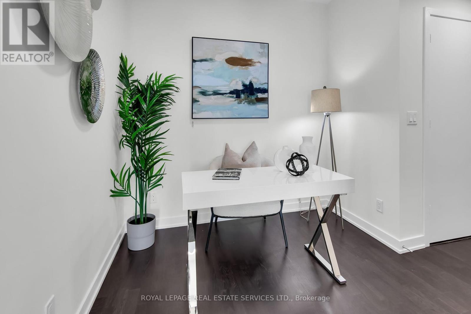 












1405 - 501 ST CLAIR AVENUE W

,
Toronto,




Ontario
M5P0A2

