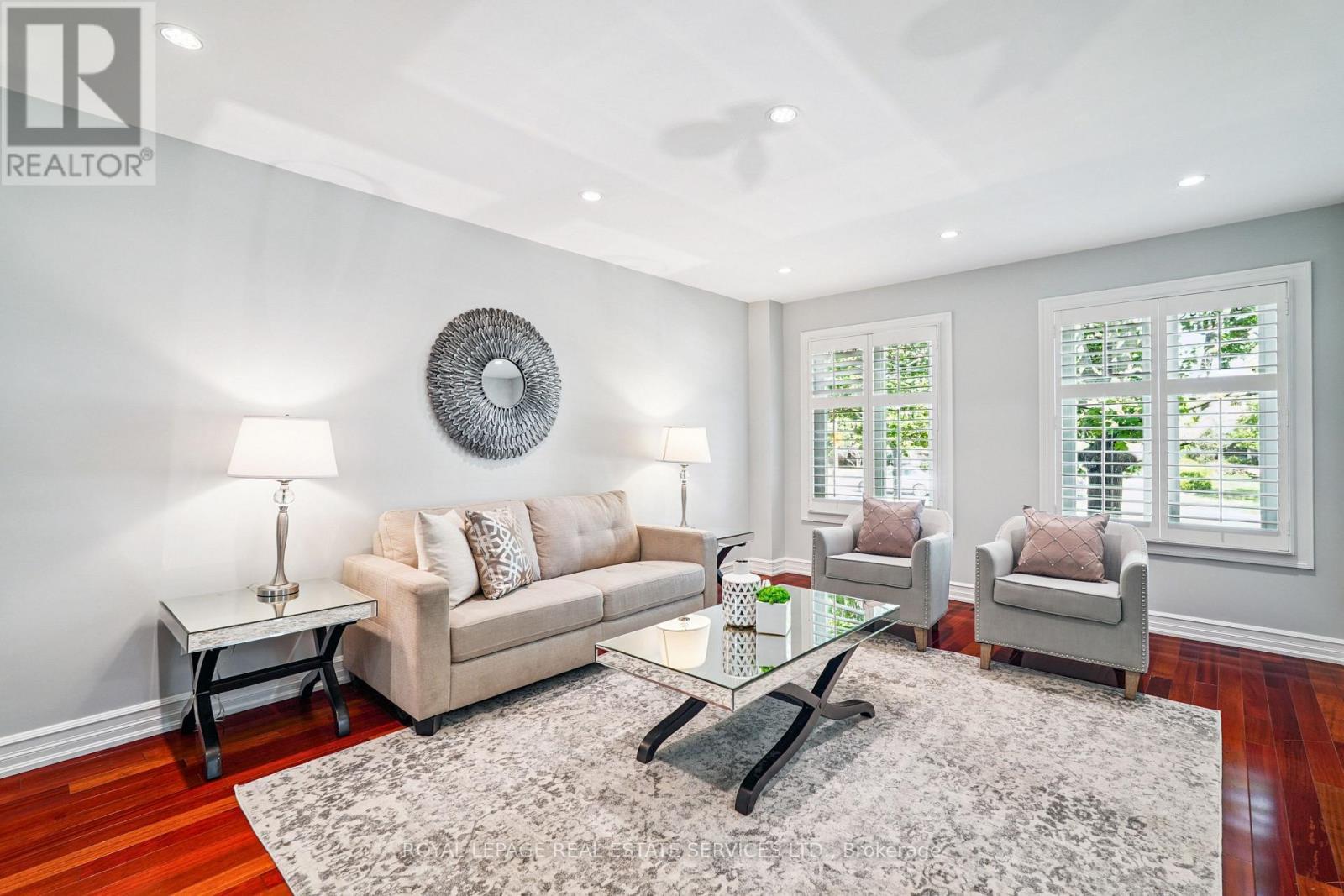 












2814 GUILFORD CRESCENT

,
Oakville,




Ontario
L6J6Z5

