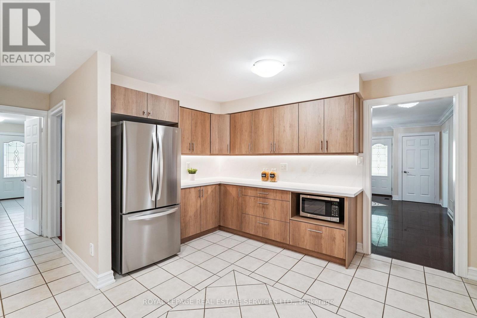 












2814 GUILFORD CRESCENT

,
Oakville,




Ontario
L6J6Z5

