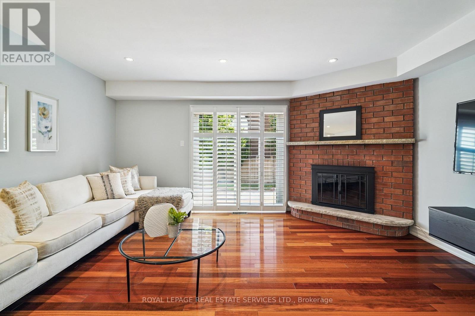 












2814 GUILFORD CRESCENT

,
Oakville,




Ontario
L6J6Z5

