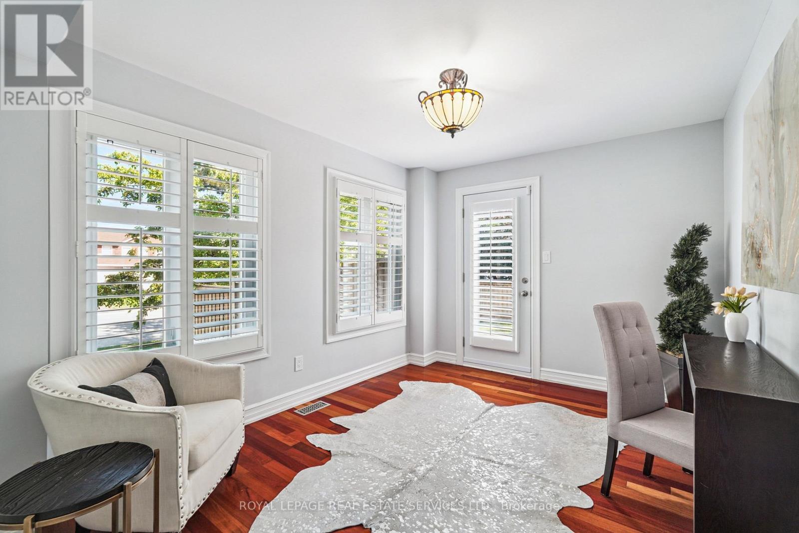 












2814 GUILFORD CRESCENT

,
Oakville,




Ontario
L6J6Z5

