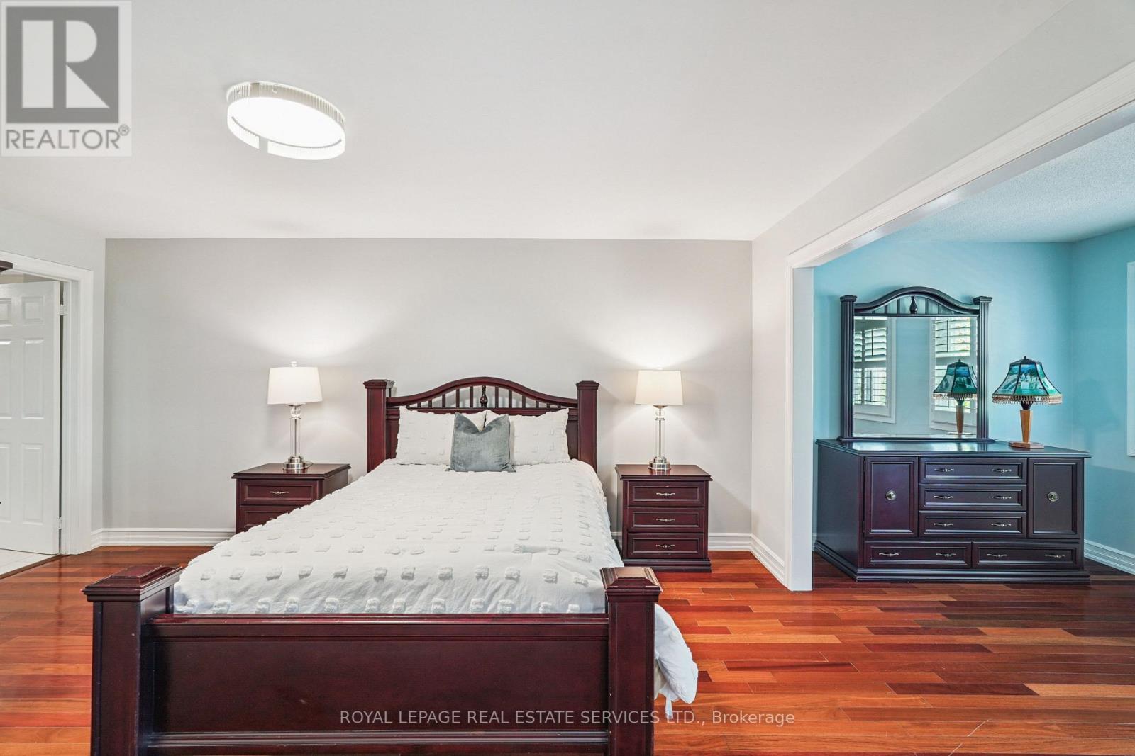 












2814 GUILFORD CRESCENT

,
Oakville,




Ontario
L6J6Z5

