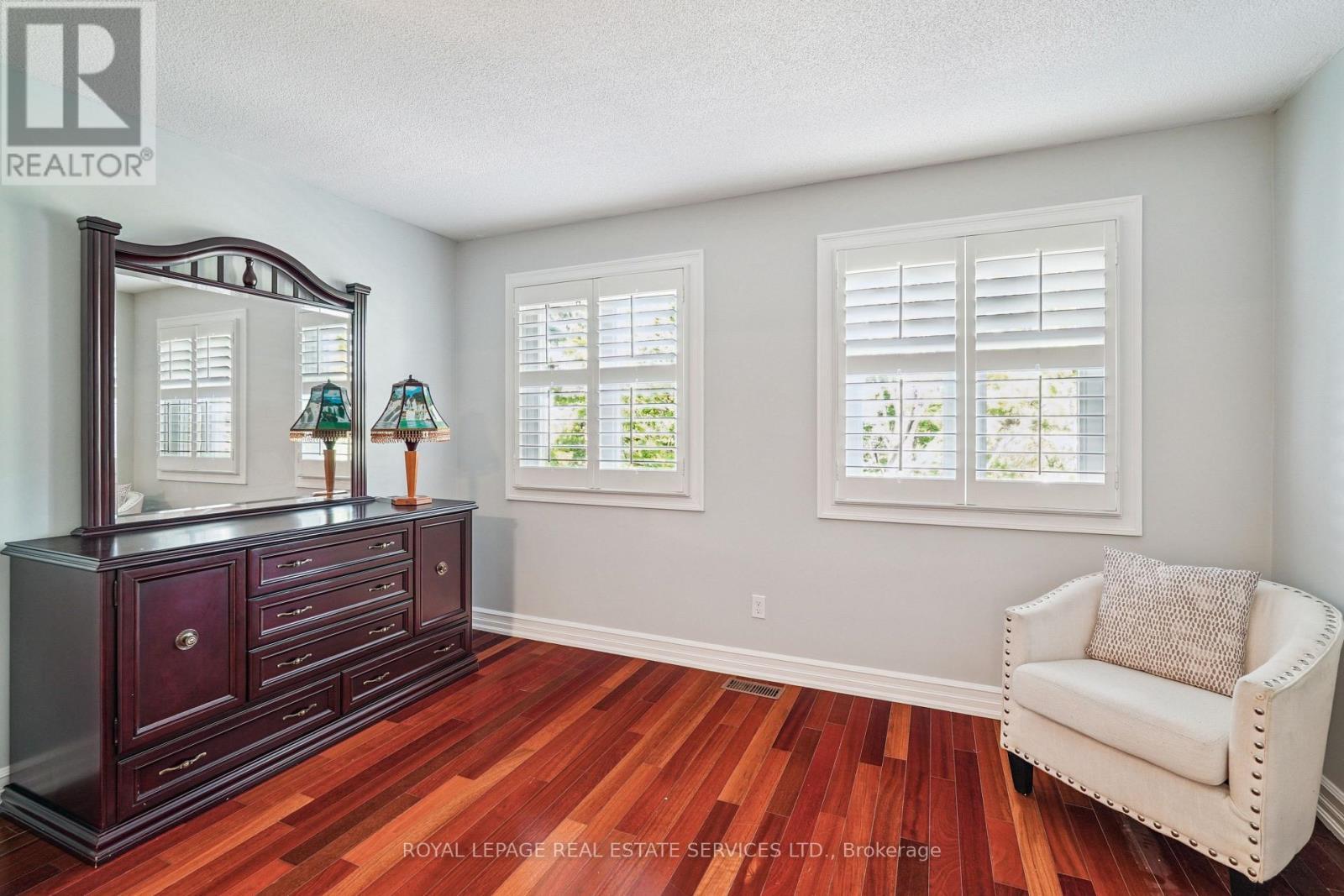 












2814 GUILFORD CRESCENT

,
Oakville,




Ontario
L6J6Z5

